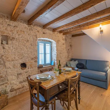 Johan I Matija לינה וארוחת בוקר Grandici